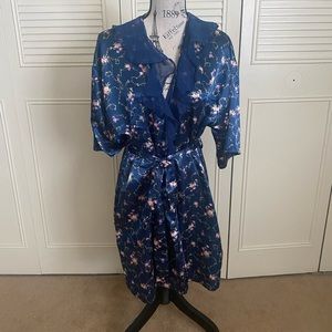Barbizon navy blue floral satin robe vintage